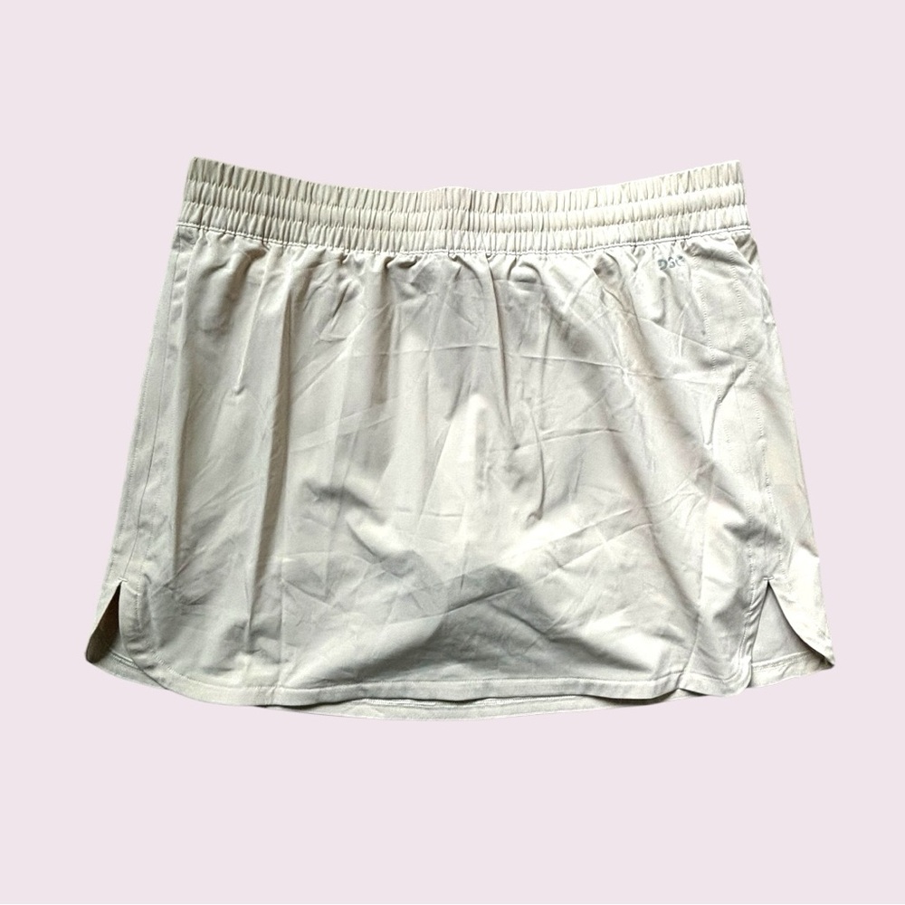 DSG Performance - Mid Rise Stride Skort - Picture 3 of 9